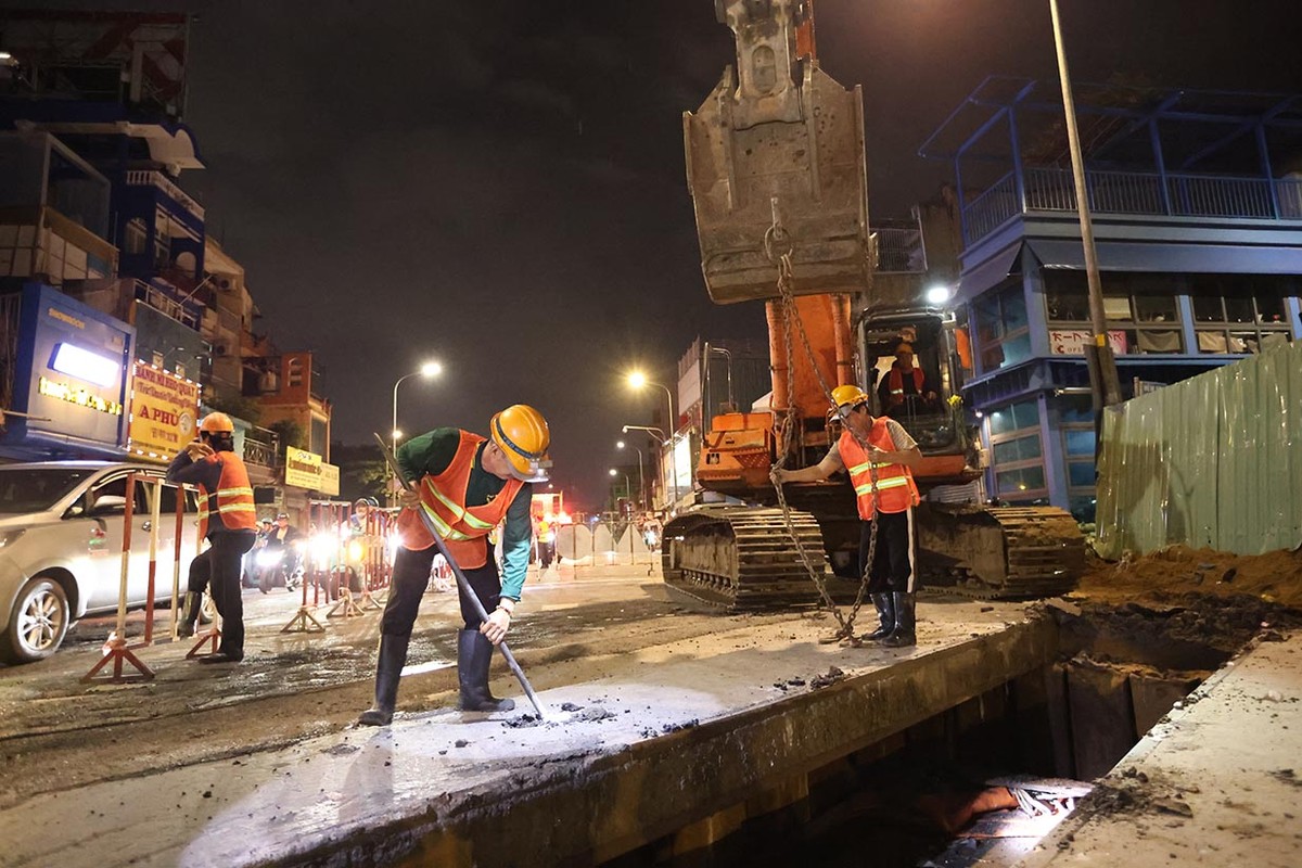 Từ ngày 1/11 đến ngày 31/12, MAUR đã phát động phong trào thi đua cao điểm 60 ngày đêm, với chủ đề “Quyết tâm tăng tốc, năng suất gấp đôi”, phấn đấu hoàn thành các nhiệm vụ trọng tâm của dự án tuyến tàu điện ngầm số 2 (Bến Thành - Tham Lương) trong năm 2025.