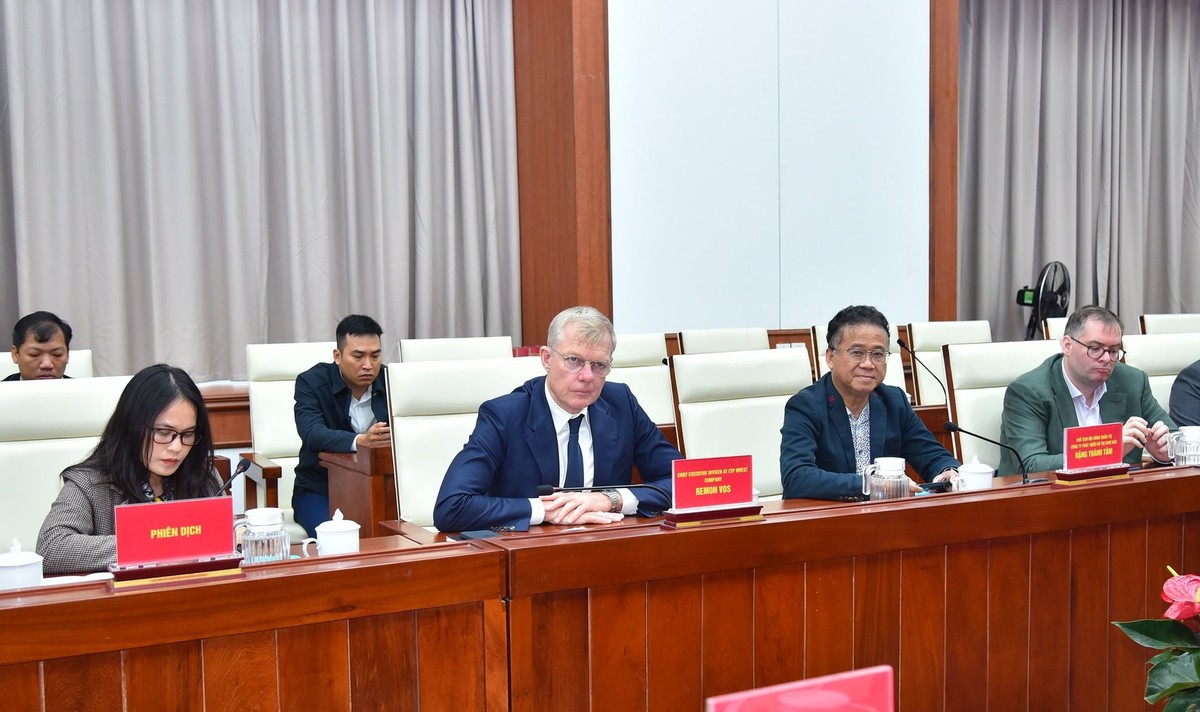 Lãnh đạo cấp cao của Công ty CTP Invest Ltd và Công ty Phát triển đô thị Kinh Bắc (KBC) tại cuộc làm việc với lãnh đạo thành phố Hải Phòng