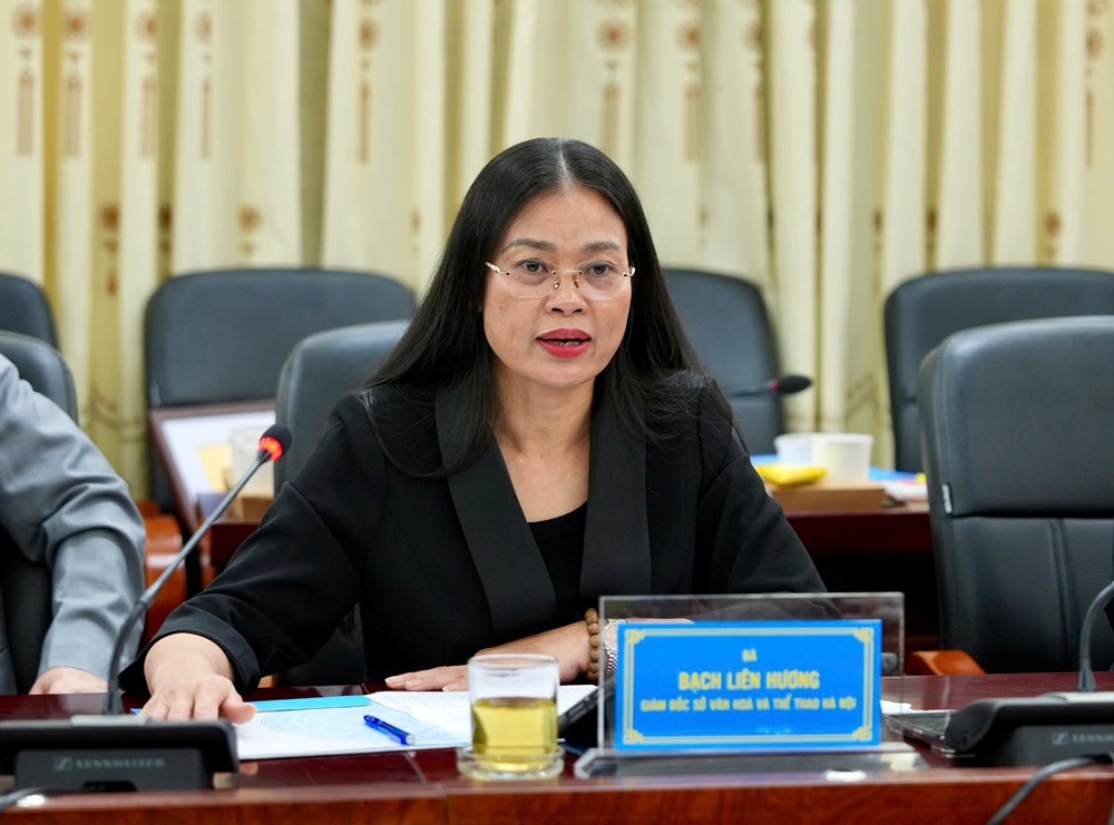 Bà Bạch Liên Hương, Giám đốc Sở Văn hóa và Thể thao Hà Nội phát biểu tại Lễ ký kết.