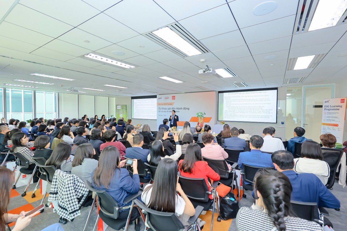 PGS.TS Nguyễn Đình Thọ, Phó viện trưởng Viện Chiến lược, Chính sách Nông nghiệp và Môi trường trình bày tại Hội thảo. Ảnh: ACCA Việt Nam PGS.TS Nguyễn Đình Thọ, Phó viện trưởng Viện Chiến lược, Chính sách Nông nghiệp và Môi trường trình bày tại Hội thảo. Ảnh: ACCA Việt Nam