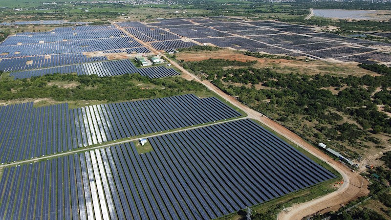 Cụm nhà máy Điện mặt trời Phước Thái do Tập đoàn Điện lực Việt Nam (EVN) làm chủ đầu tư nằm tại xã Phước Thái, huyện Ninh Phước (Ninh Thuận) bao gồm 3 nhà máy có tổng công suất 200 MW. Ảnh: Huy Hùng. Cụm nhà máy Điện mặt trời Phước Thái do Tập đoàn Điện lực Việt Nam (EVN) làm chủ đầu tư nằm tại xã Phước Thái, huyện Ninh Phước (Ninh Thuận) bao gồm 3 nhà máy có tổng công suất 200 MW. Ảnh: Huy Hùng.