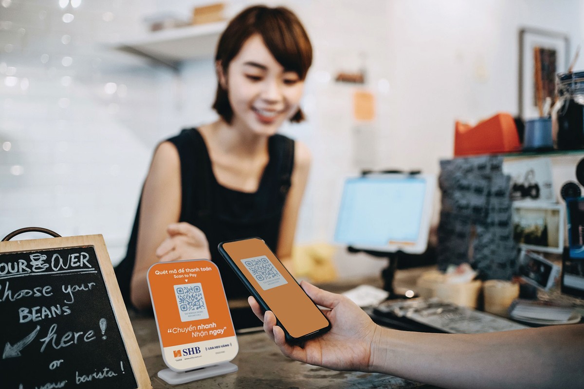 Khách hàng hưởng lợi từ dịch vụ thanh toán QR Pay từ SHB Khách hàng hưởng lợi từ dịch vụ thanh toán QR Pay từ SHB