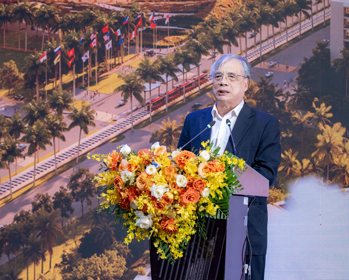 PGS.TS Trần Đình Thiên đóng góp tham luận về APEC 2027 – cơ hội và thách thức.