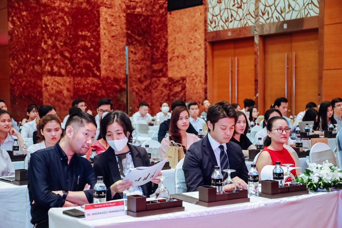 Đại diện Creed tại sự kiện tiếp xúc cổ đông của An Gia tháng 11/2020