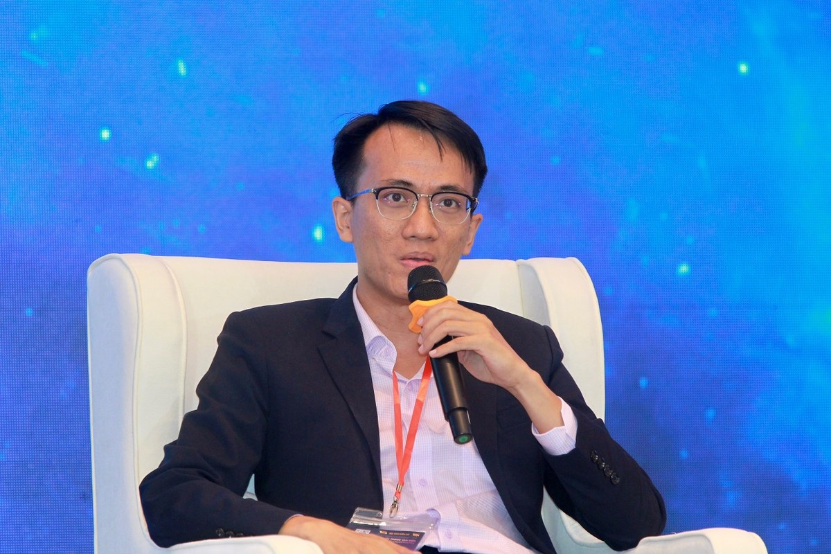 Ông Nguyễn Sang Lộc, Giám đốc nghiệp vụ Quản lý danh mục CTCP Quản lý quỹ Dragon Capital Ông Nguyễn Sang Lộc, Giám đốc nghiệp vụ Quản lý danh mục CTCP Quản lý quỹ Dragon Capital