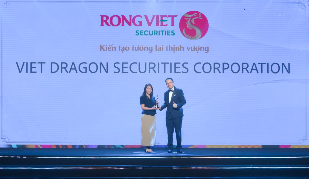 Rồng Việt 3 năm liền đạt danh hiệu “Nơi làm việc tốt nhất châu Á” Rồng Việt 3 năm liền đạt danh hiệu “Nơi làm việc tốt nhất châu Á”