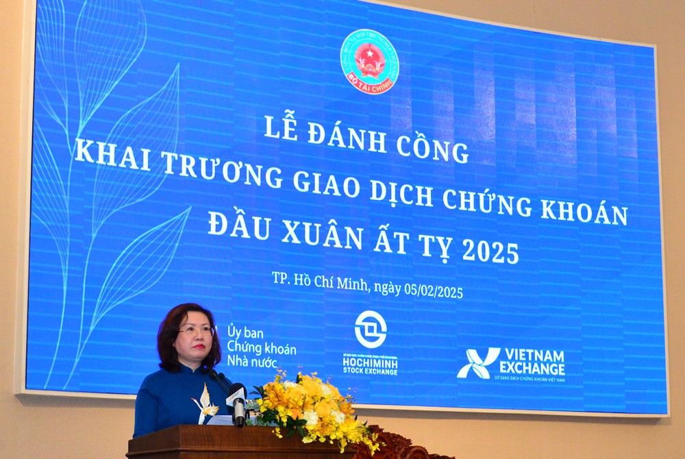 Bà Vũ Thị Chân Phương, Chủ tịch UBCKNN Bà Vũ Thị Chân Phương, Chủ tịch UBCKNN