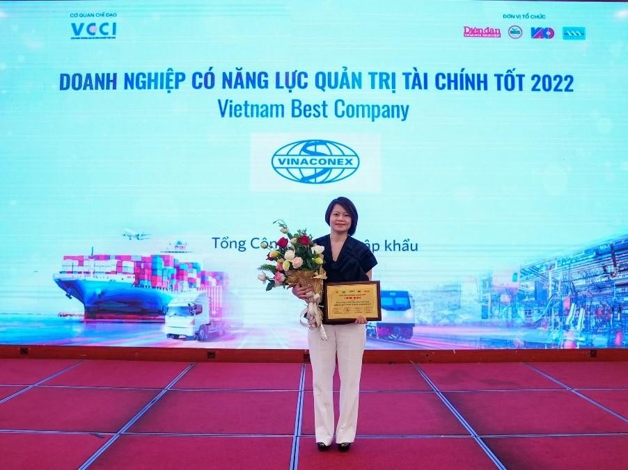 Tổng công ty CP Vinaconex vinh dự đón nhận chứng nhận TOP 15 Doanh nghiệp niêm yết có năng lực quản trị tài chính tốt năm 2022 – Vietnam Best Company