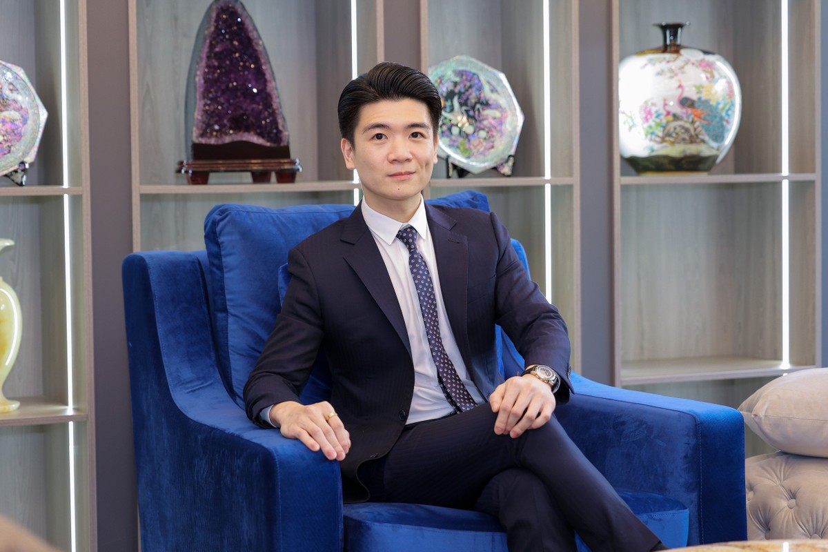 Chủ tịch SHS Đỗ Quang Vinh: "Chúng tôi quyết tâm sớm lấy lại vị trí Top 10 thị phần môi giới trên cả hai sàn HOSE và HNX" Chủ tịch SHS Đỗ Quang Vinh: "Chúng tôi quyết tâm sớm lấy lại vị trí Top 10 thị phần môi giới trên cả hai sàn HOSE và HNX"