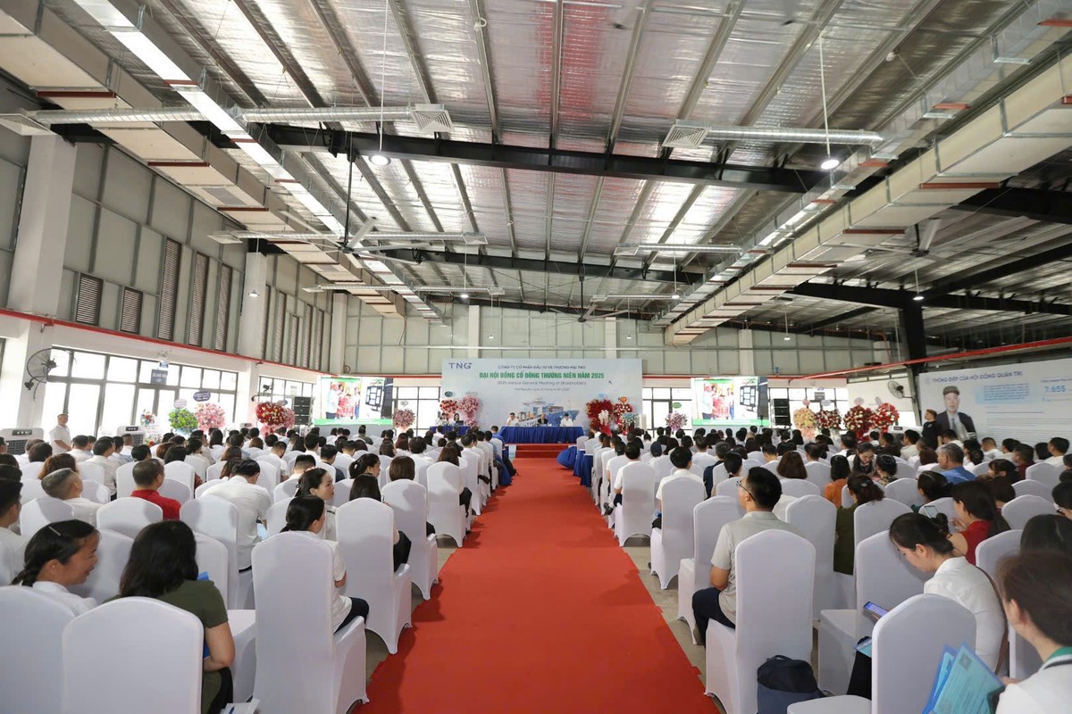 Gần 400 cổ đông tham dự đại hội