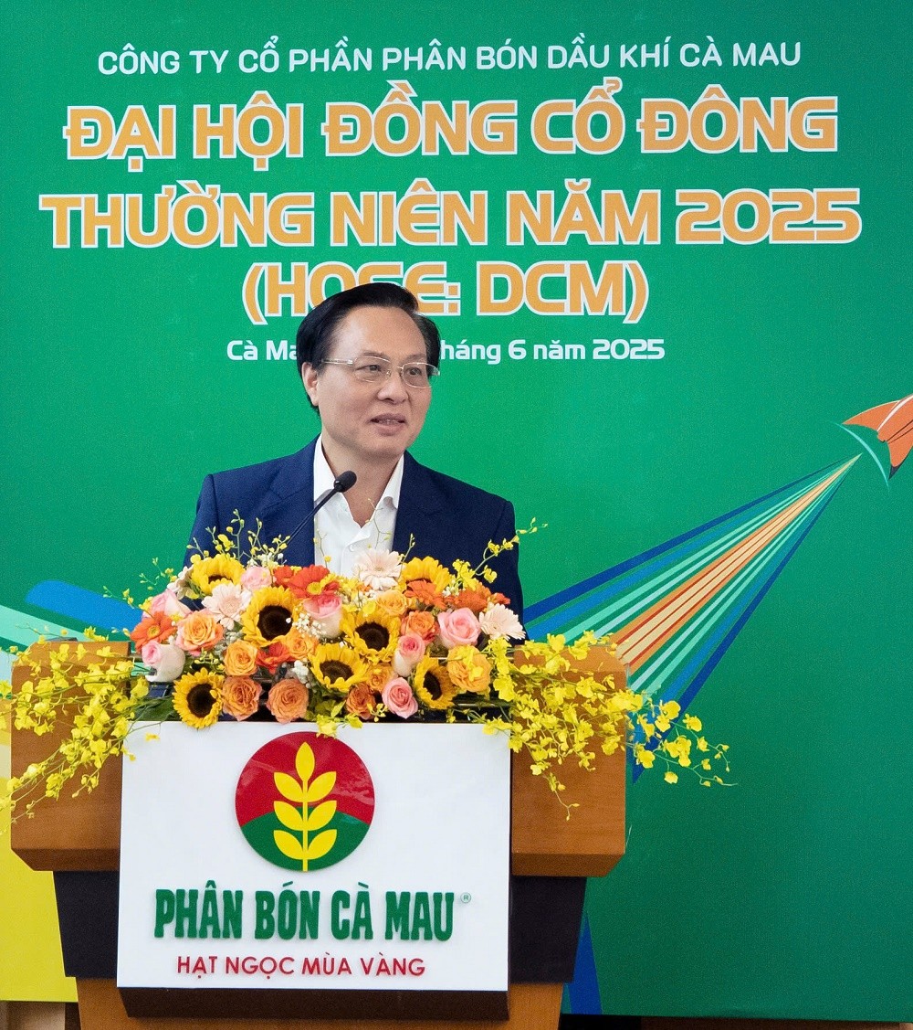 Ông Bùi Minh Tiến, Thành viên Hội đồng thành viên PVN phát biểu tại đại hội