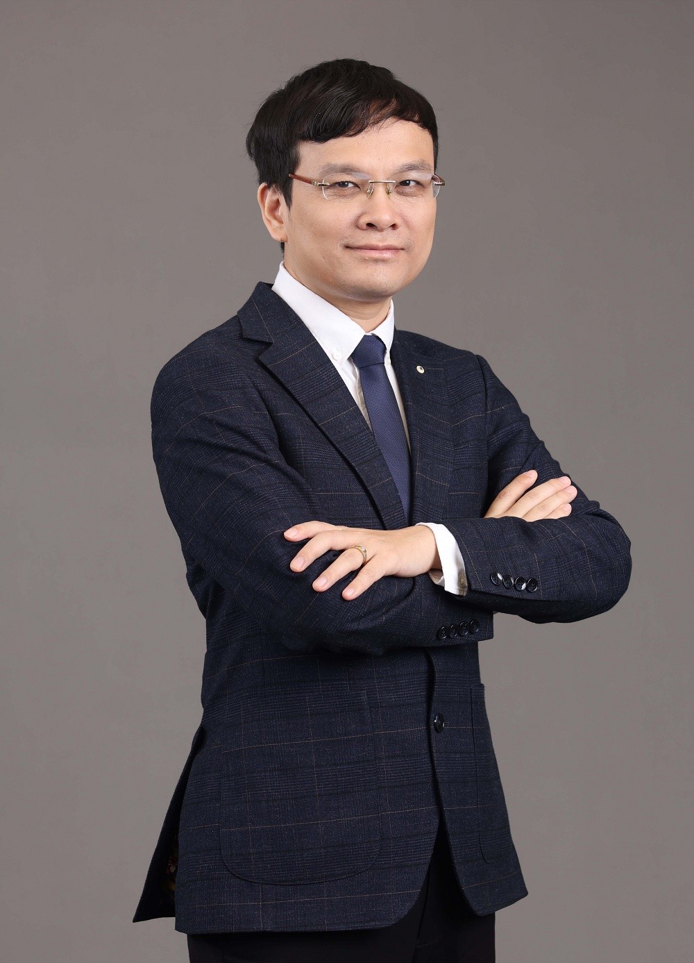 Ông Hoàng Minh Hùng Ông Hoàng Minh Hùng