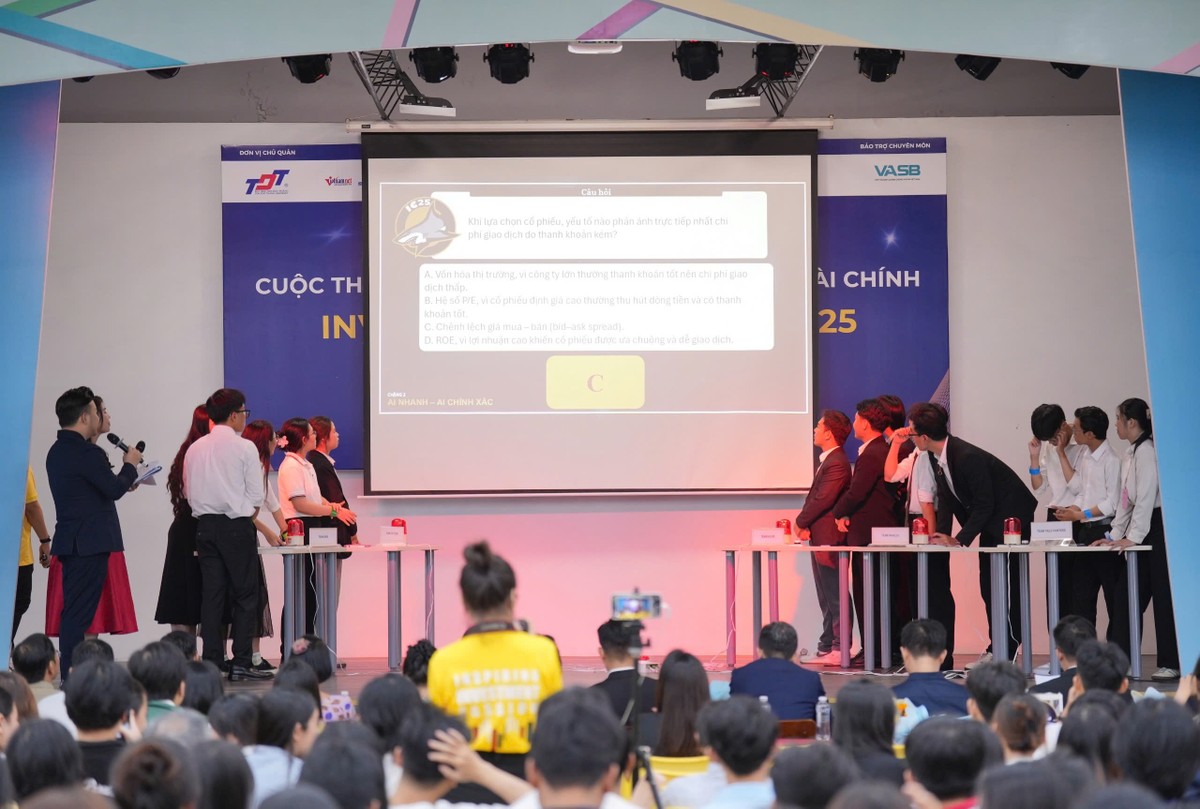 Các đội thi xuất sắc nhất tham gia tranh tài trong vòng 2.