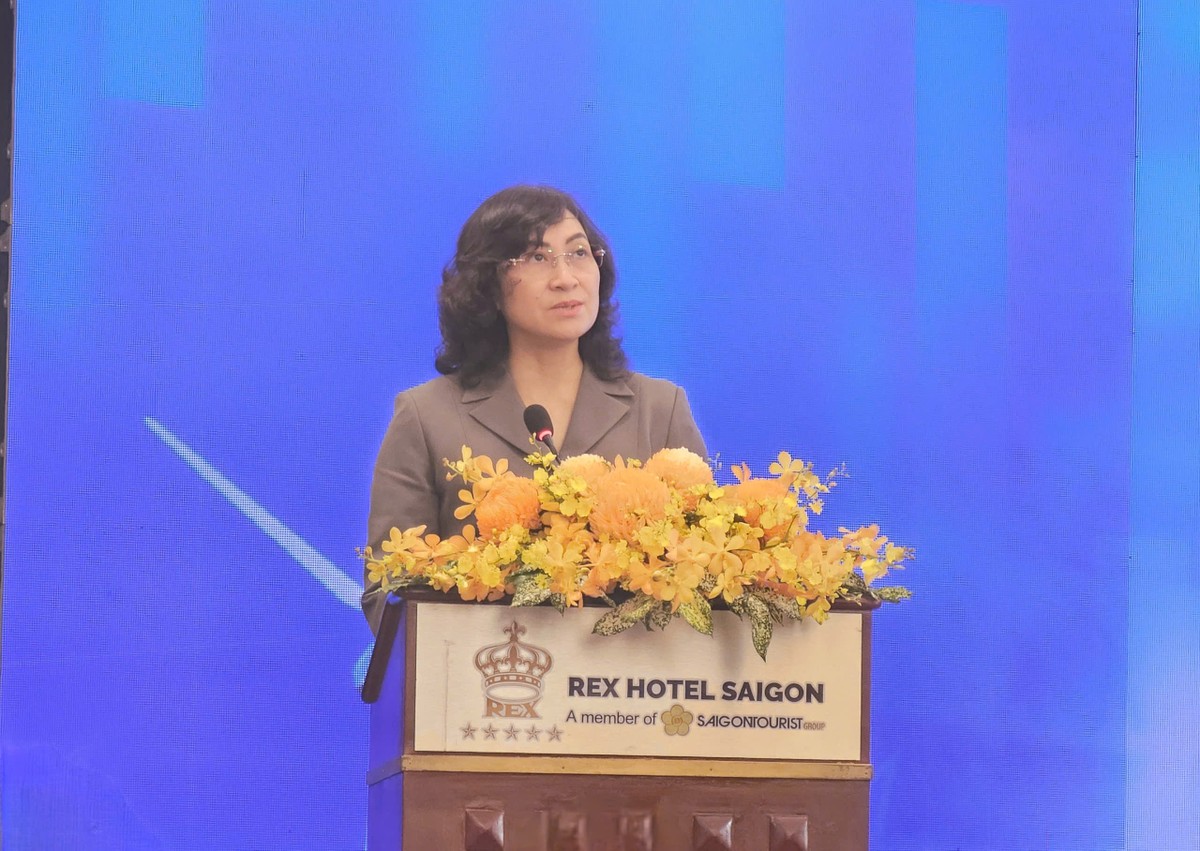 Bà Phan Thị Thắng, Thứ trưởng Bộ Công thương chia sẻ tại diễn đàn chiều 17/10. Bà Phan Thị Thắng, Thứ trưởng Bộ Công thương chia sẻ tại diễn đàn chiều 17/10.