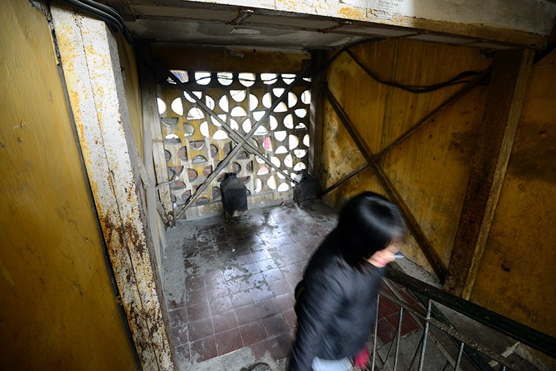 Những hình ảnh "xem cũng ghê người" tại chung cư cũ Hà Nội ảnh 9