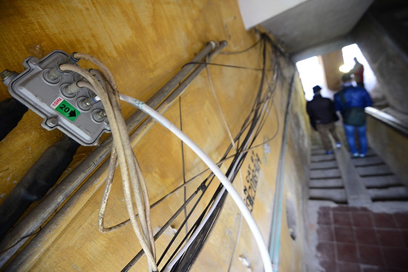 Những hình ảnh "xem cũng ghê người" tại chung cư cũ Hà Nội ảnh 7