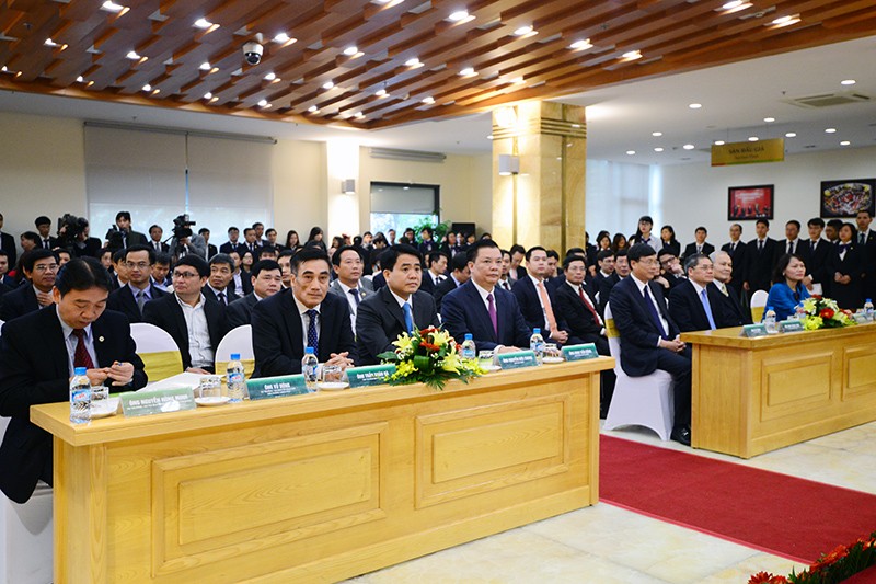 Bộ trưởng Bộ Tài chính đánh cồng khai trương phiên giao dịch đầu năm ảnh 2