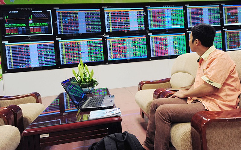 Vốn chảy vào chứng khoán chưa quá nóng ảnh 2