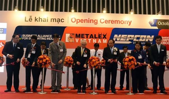 Lễ khai mạc “METALEX Vietnam 2014”, “NEPCON Vietnam 2014” , “Triển lãm phụ tùng công nghiệp và thầu phụ Việt Nam 2014” và “Triển lãm Liên minh các ngành công nghiệp hỗ trợ 2014”