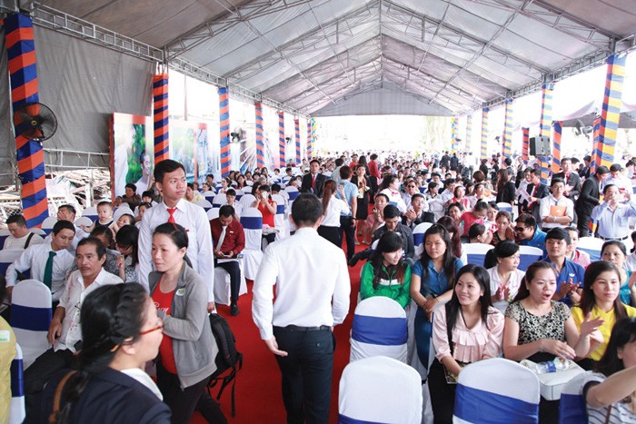 Khách hàng đặt trọn niềm tin vào Him Lam Chợ Lớn ảnh 1