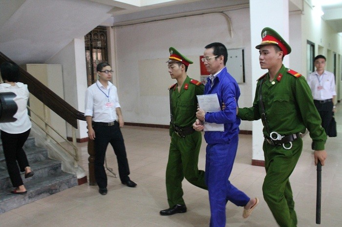 Hình ảnh ngày đầu xét xử phúc thẩm “bầu” Kiên và đồng phạm ảnh 12 Hình ảnh ngày đầu xét xử phúc thẩm “bầu” Kiên và đồng phạm ảnh 12