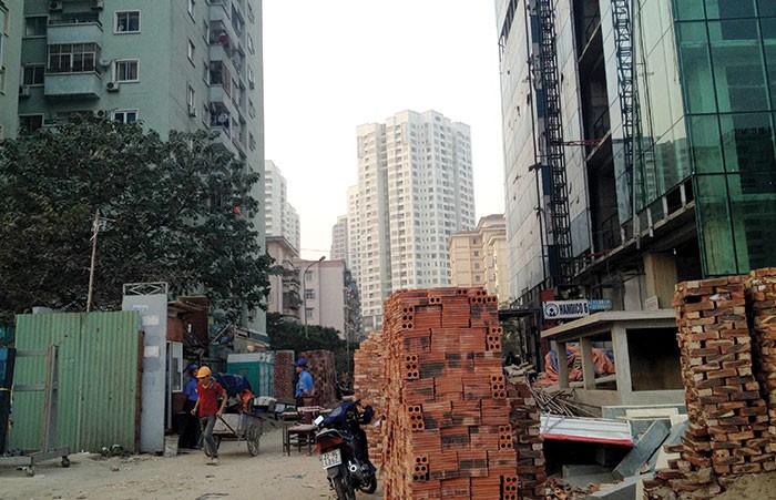 “Bông hoa kim cương” làm nhếch nhác khu đô thị trung tâm Cầu Giấy ảnh 5 “Bông hoa kim cương” làm nhếch nhác khu đô thị trung tâm Cầu Giấy ảnh 5