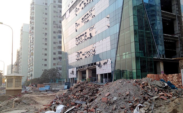 “Bông hoa kim cương” làm nhếch nhác khu đô thị trung tâm Cầu Giấy ảnh 6 “Bông hoa kim cương” làm nhếch nhác khu đô thị trung tâm Cầu Giấy ảnh 6