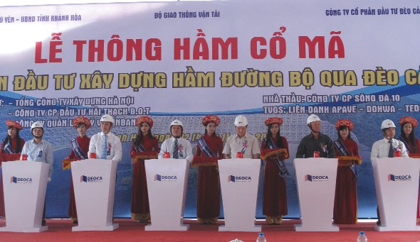 Dự án Hầm đường bộ qua Đèo Cả: “Nốt nhạc xuân”  trên công trường ảnh 1