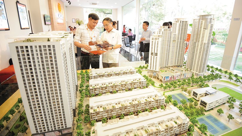 E ngại nợ xấu tăng, ngân hàng siết tín dụng bất động sản ảnh 1