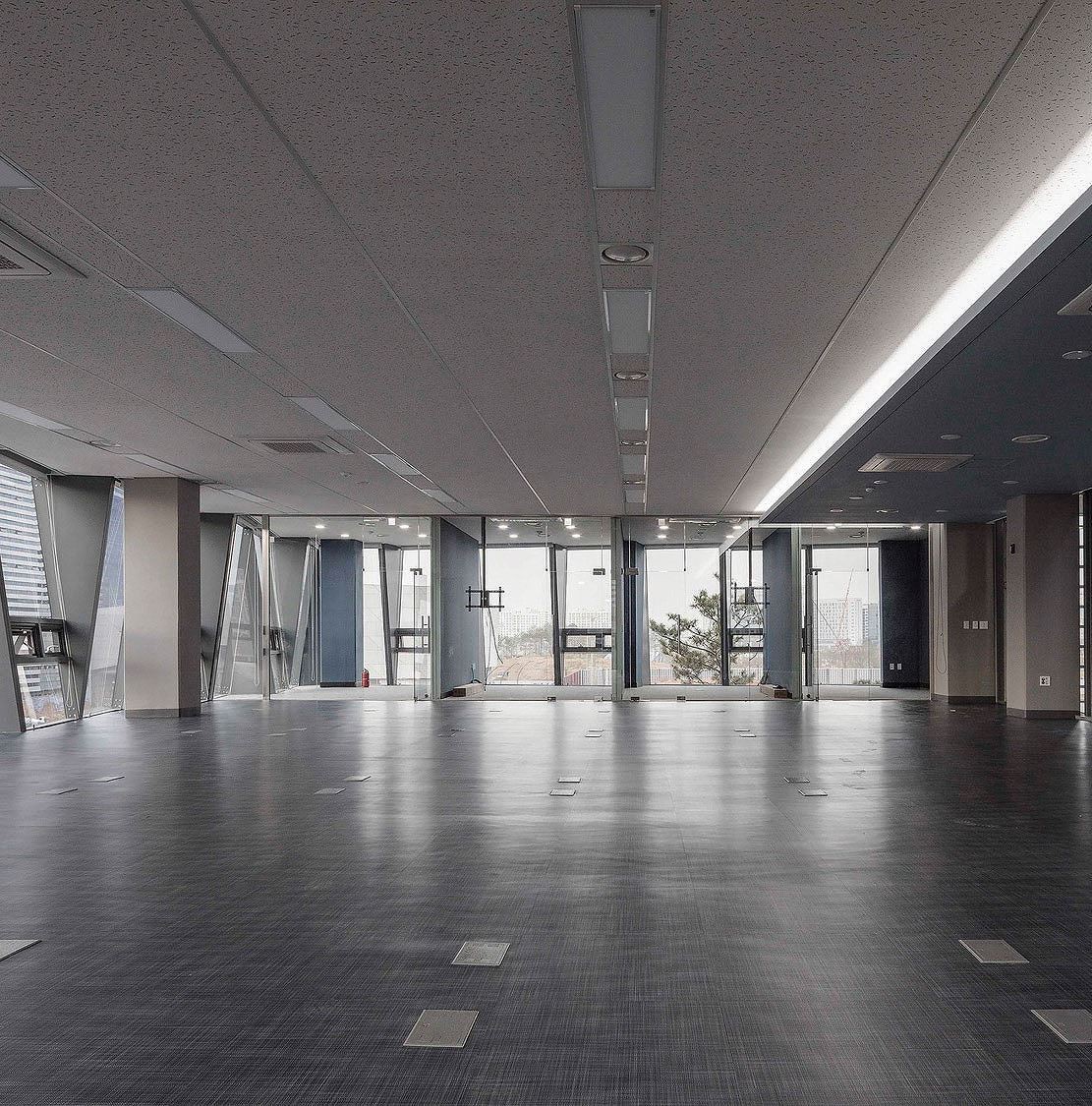 Trụ sở Yuhantechnos: Tự tin mọi góc nhìn ảnh 1