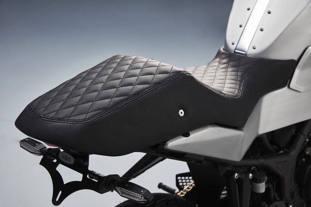 Yamaha MT-03 lột xác với bộ body kit Bunker Custom Janus ảnh 10