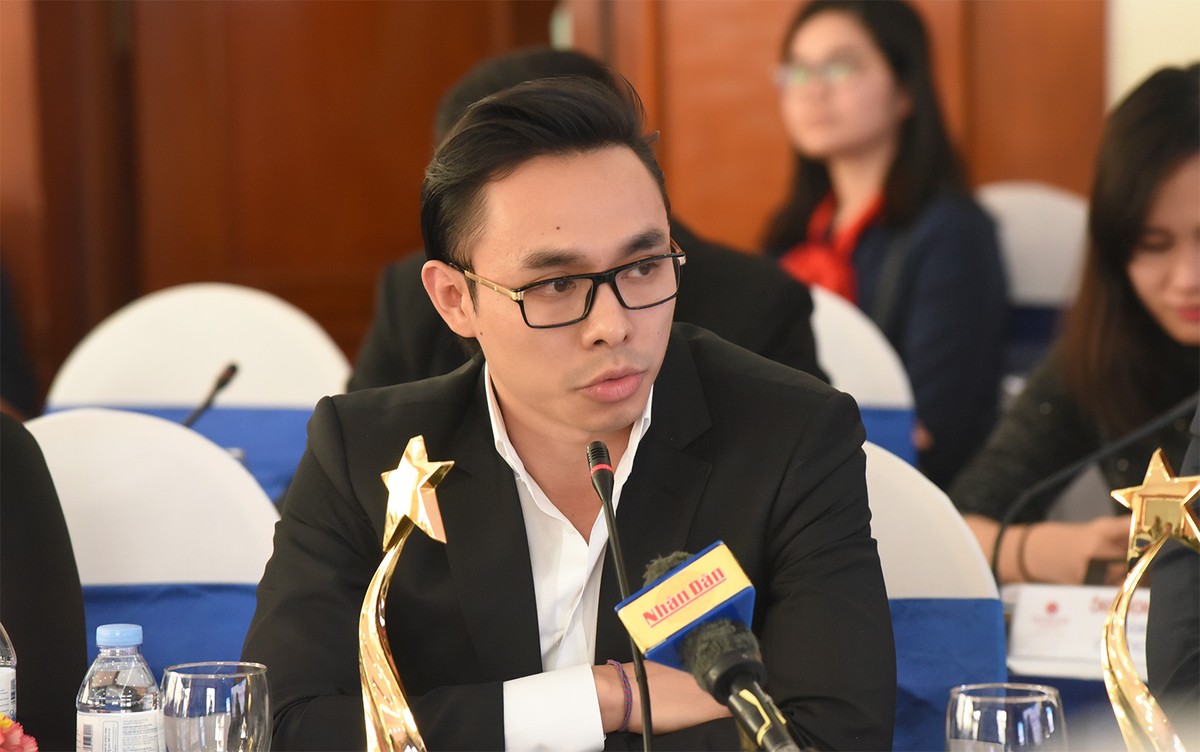 Vinh danh dự án dẫn đầu xu thế và tọa đàm “Nhận diện thị trường bất động sản 2019“ ảnh 41