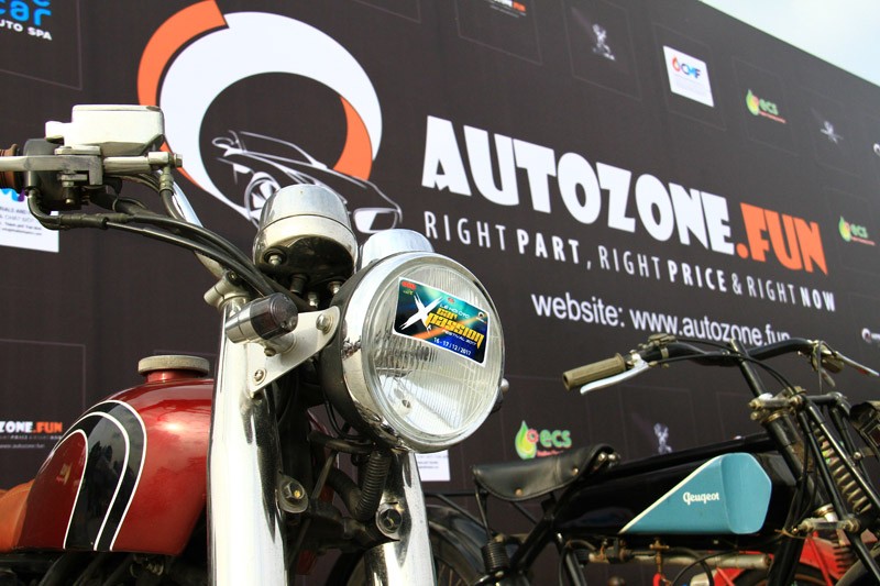 Nhiều dòng xe nổi tiếng và xe độ đình đám hội tụ tại Hà Nội ảnh 15