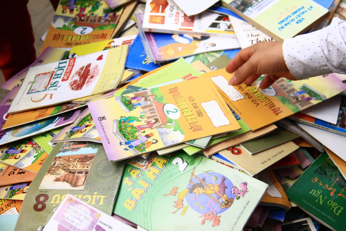 Chợ sách hút khách cuối tuần ảnh 12