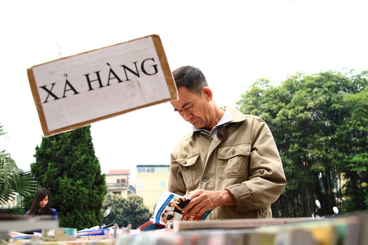 Chợ sách hút khách cuối tuần ảnh 4
