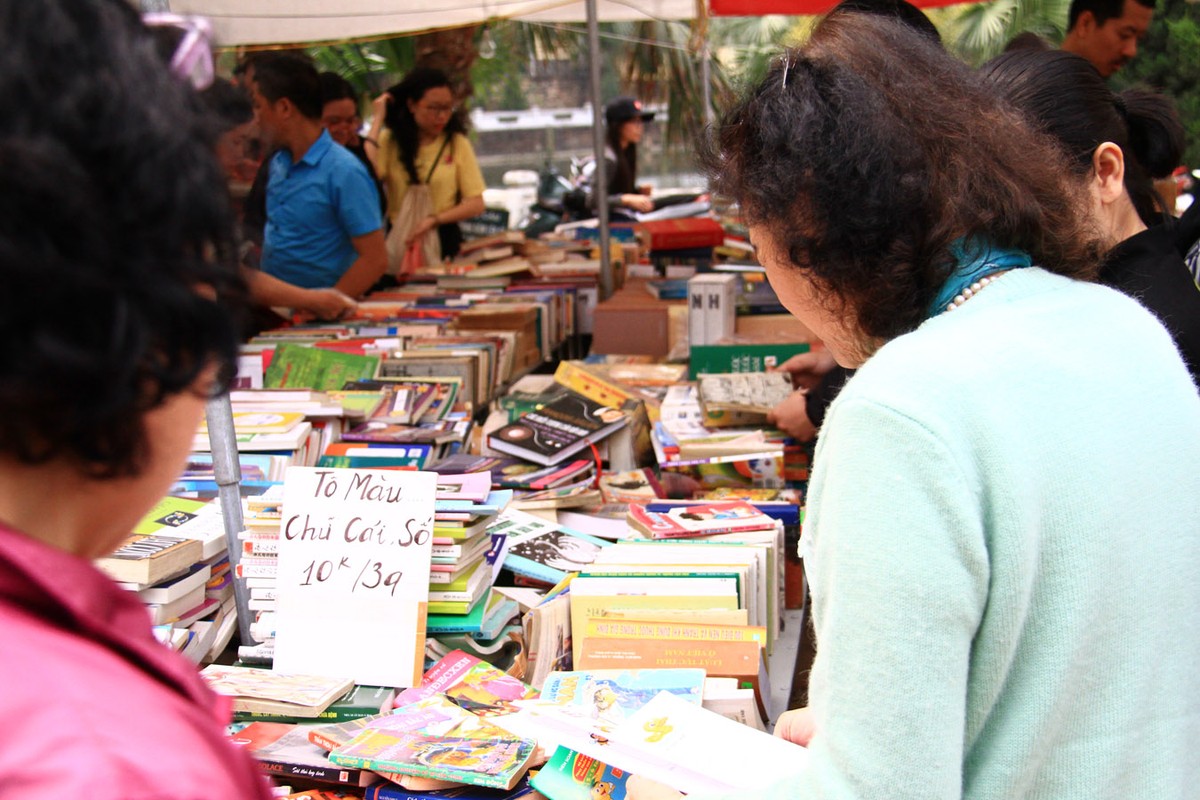 Chợ sách hút khách cuối tuần ảnh 7