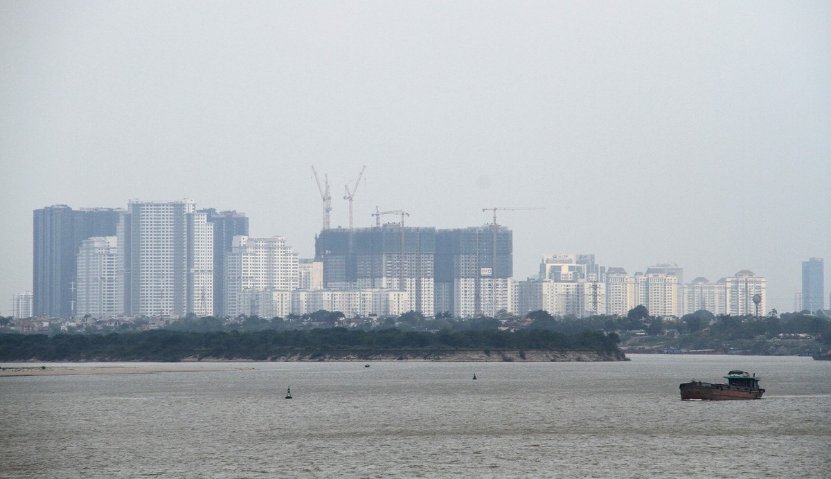 Hà Nội còn nhiều quỹ đất hai bên sông Hồng và bãi giữa. Ảnh: Thành Nguyễn.