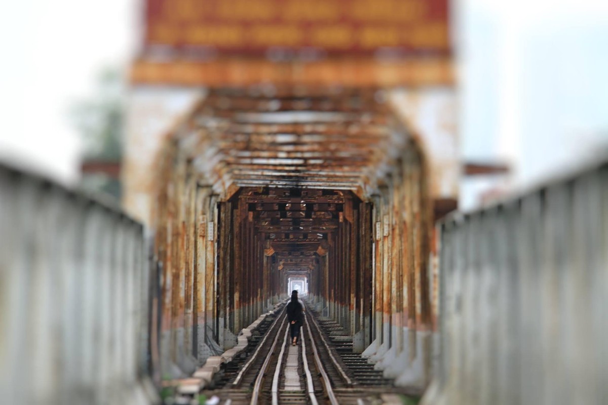 Ở lâu, Hà Nội lại trú ẩn trong mỗi người theo một cách rất riêng. Ảnh: Thành Nguyễn.