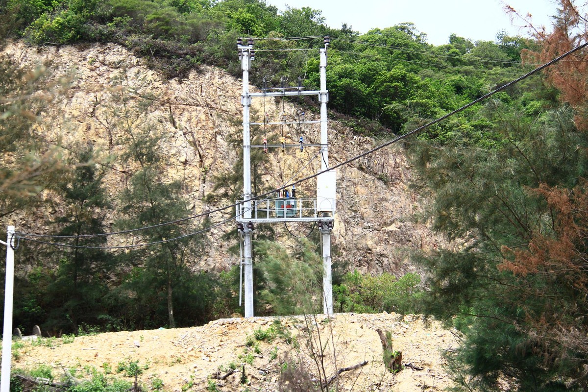 Đảo Trần chính thức có điện từ 2/9/2020. Ảnh: Thành Nguyễn.