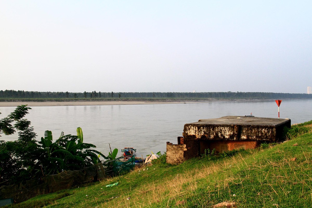 Lô cốt có từ thời Pháp. Ảnh: Thành Nguyễn. Lô cốt có từ thời Pháp. Ảnh: Thành Nguyễn.