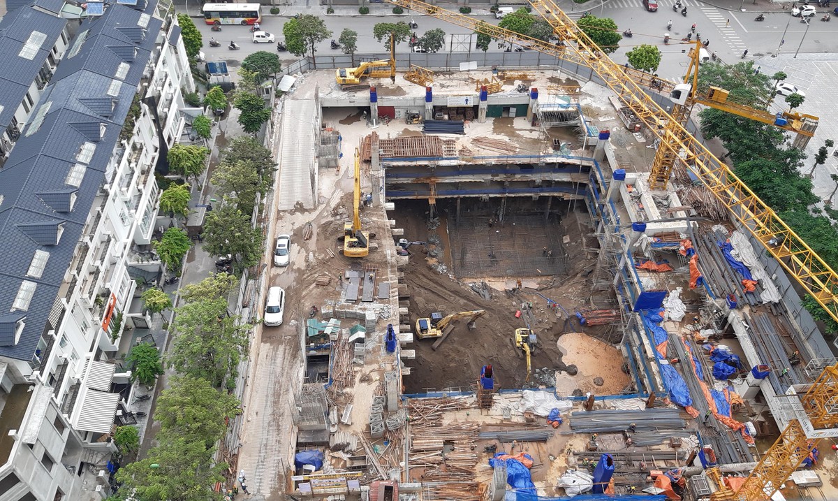 Thị trường bất động sản năm 2022 đang chịu nhiều tác động từ yếu tố vĩ mô như: siết tín dụng, trái phiếu... Ảnh: Thành Nguyễn.