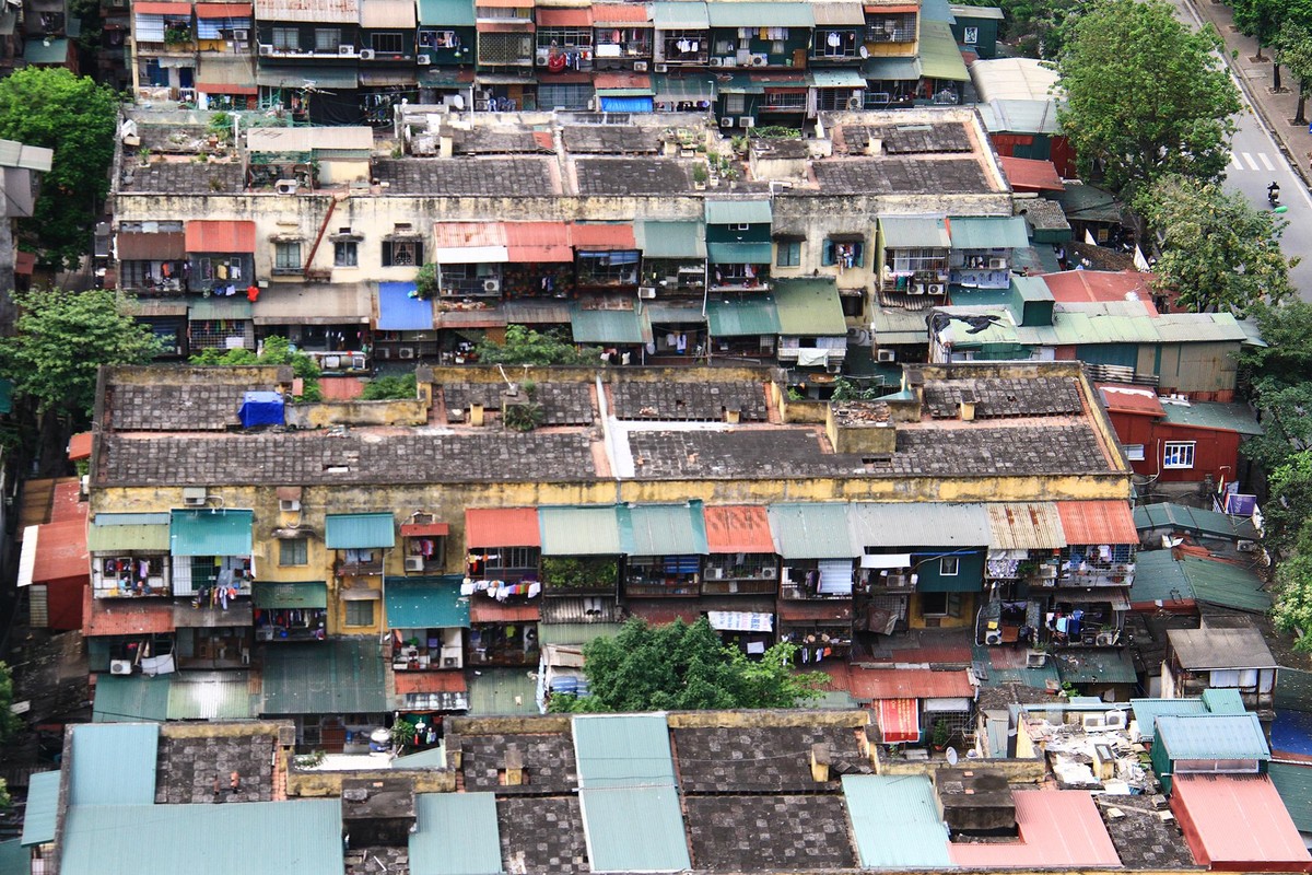 Cải tạo chung cư cũ là bài toán khó với nhiều đô thị lớn. Ảnh: Thành Nguyễn.