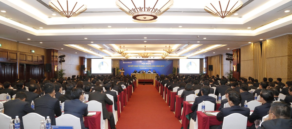 Sacombank quyết xử lý 20.000 tỷ đồng nợ xấu ngay trong năm nay, thưởng 1 tháng lương cho nhân viên ảnh 1