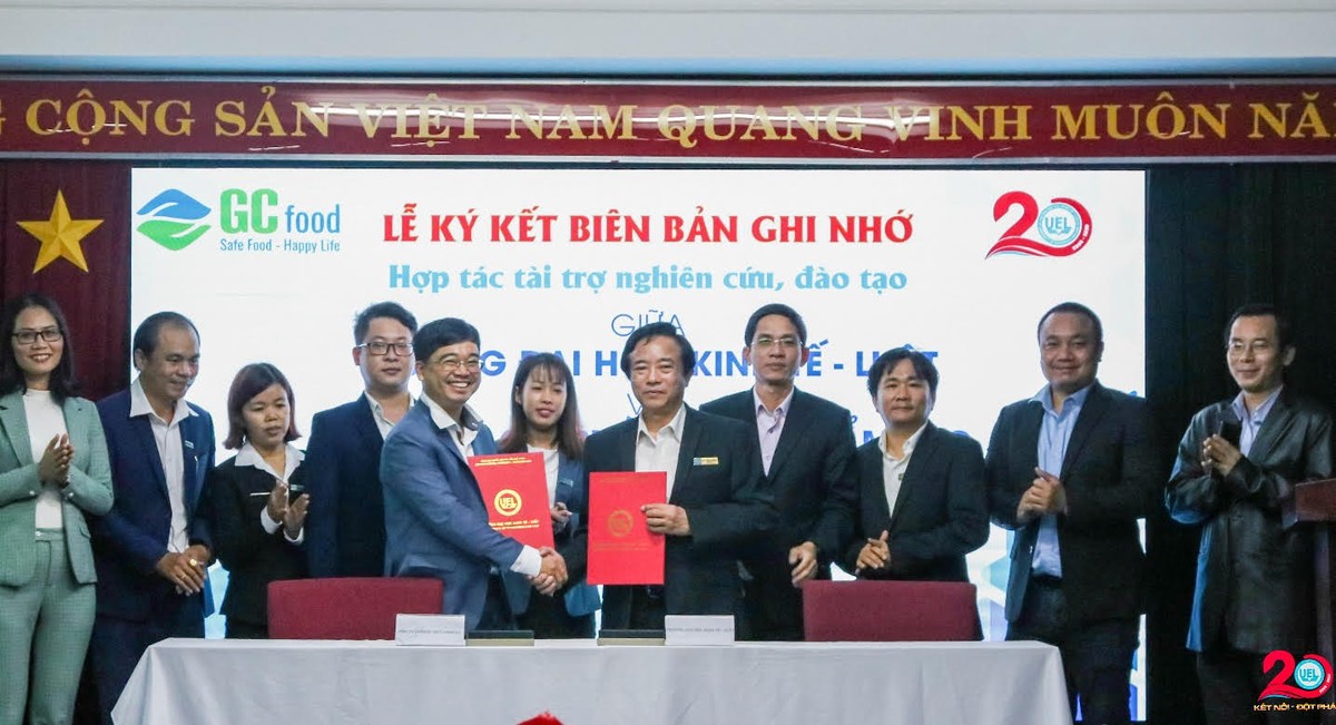 Đại diện các đơn vị tại buổi lễ ký kết hợp tác Đại diện các đơn vị tại buổi lễ ký kết hợp tác