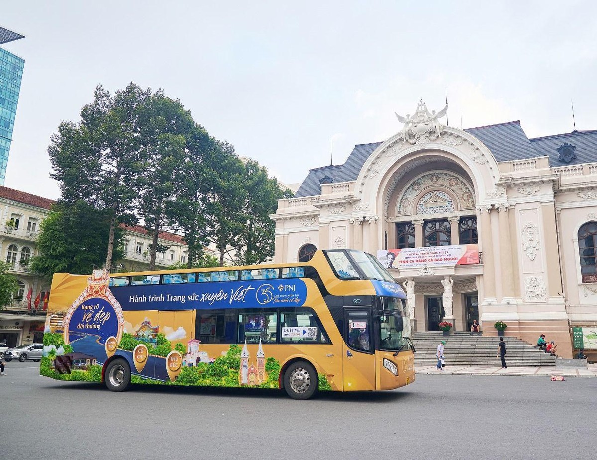 Chiến dịch "Hành trình trang sức xuyên Việt – Rạng rỡ vẻ đẹp đời thường" ghi dấu ấn mạnh mẽ đối với khách hàng trên toàn quốc. (Ảnh: Hồng Giang) Chiến dịch "Hành trình trang sức xuyên Việt – Rạng rỡ vẻ đẹp đời thường" ghi dấu ấn mạnh mẽ đối với khách hàng trên toàn quốc. (Ảnh: Hồng Giang)