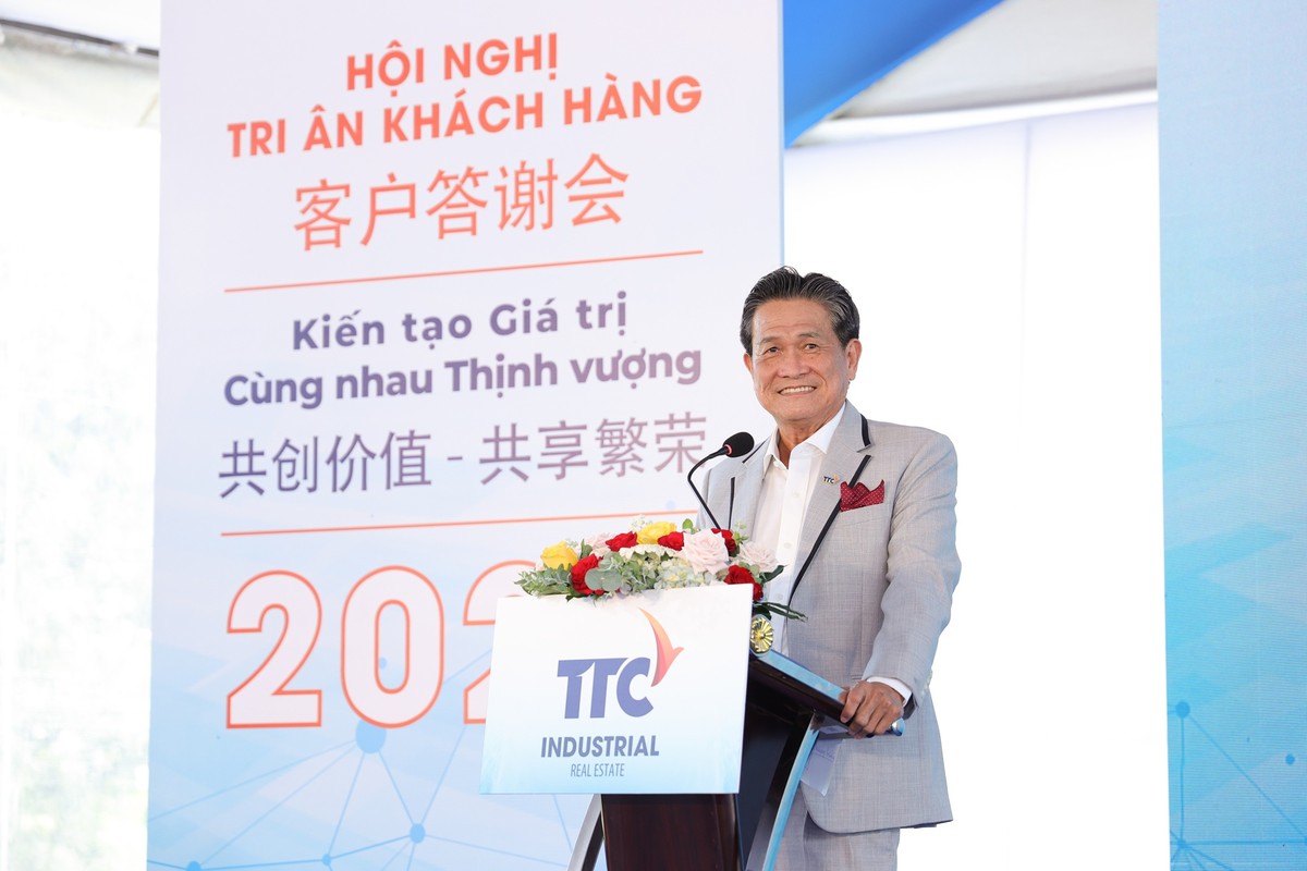 Ông Đặng Văn Thành - Chủ tịch Tập đoàn TTC phát biểu tại sự kiện, đồng thời chia sẻ kinh nghiệm quản trị và điều hành doanh nghiệp. Ông Đặng Văn Thành - Chủ tịch Tập đoàn TTC phát biểu tại sự kiện, đồng thời chia sẻ kinh nghiệm quản trị và điều hành doanh nghiệp.