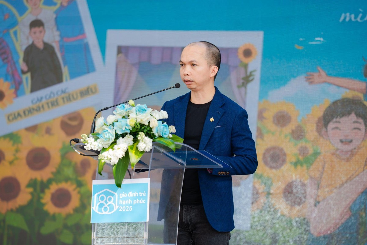 Ông Nguyễn Khoa Hồng Thành - Giám đốc Cao Cấp Marketing, Giám đốc Truyền thông &amp; Đối ngoại PNJ phát biểu tại lễ khai mạc (Ảnh: Sơn Tùng)