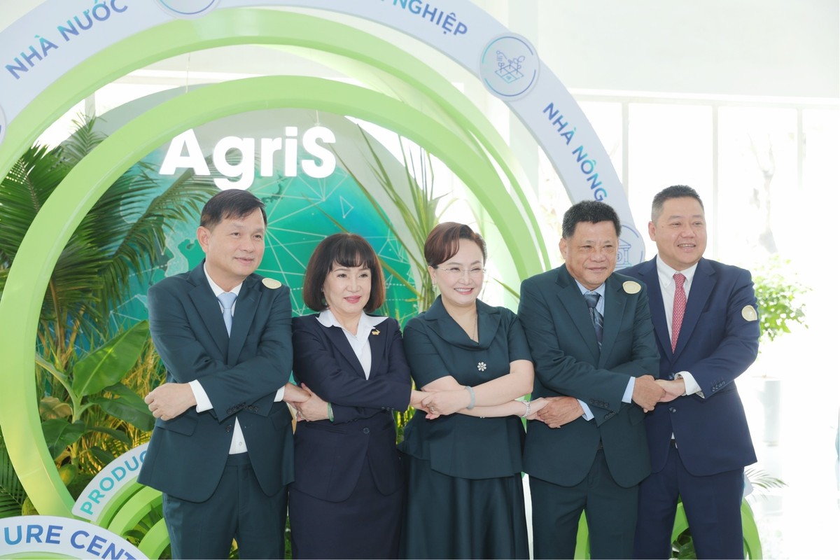 HĐQT SBT tại Đại hội đồng Cổ đông thường niên NĐ 24-25, cam kết tối ưu chiến lược quản trị và hoàn thành các mục tiêu tăng trưởng bền vững đến năm 2030.