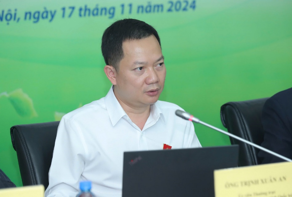 Đại biểu Quốc hội Trịnh Xuân An chia sẻ ý kiến tại Tọa đàm “Áp thuế giá trị gia tăng phân bón: Vì một nền nông nghiệp phát triển bền vững” ngày 17/11