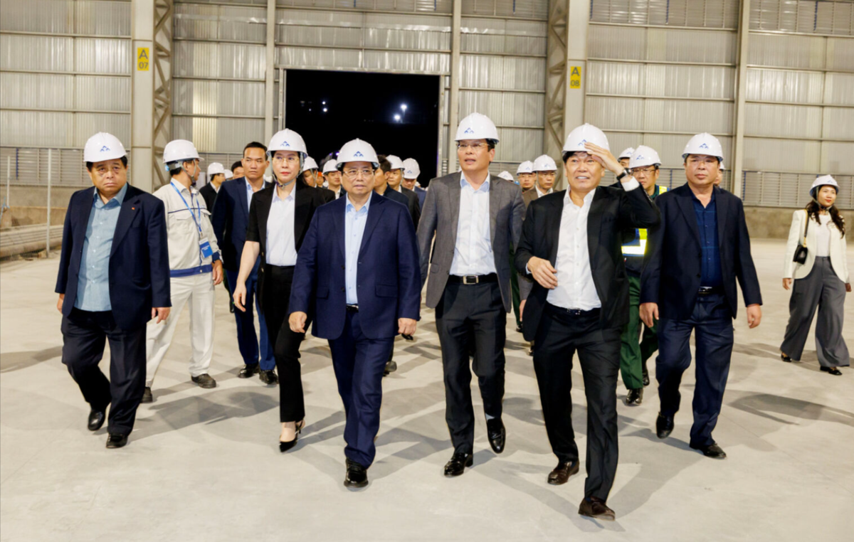 Thủ tướng thăm quan nhà máy sản xuất tại Hòa Phát Dung Quất